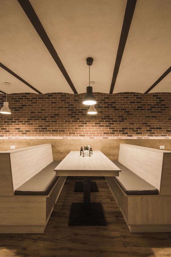ホテル Elegant House Făgăraş エクステリア 写真