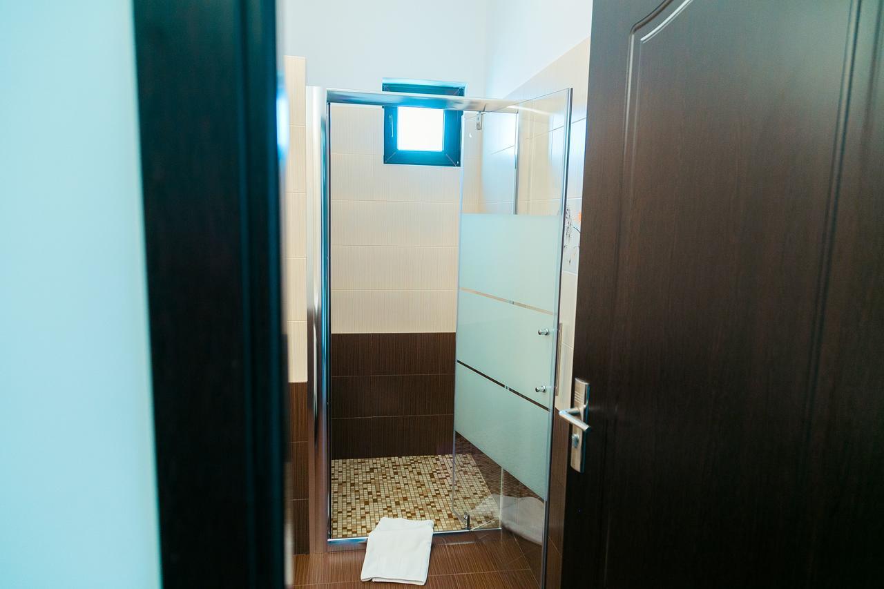 ホテル Elegant House Făgăraş エクステリア 写真