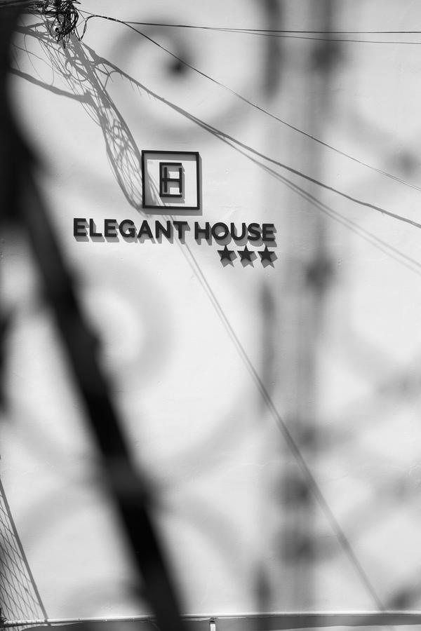 ホテル Elegant House Făgăraş エクステリア 写真